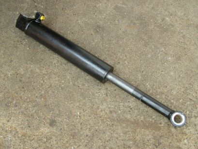 Siłownik dł. 640 mm