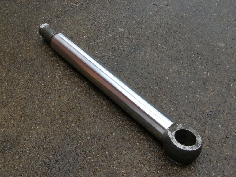 Tłoczysko 80 x 670 z uchem